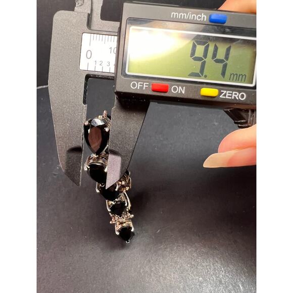 Black spinel Estate sterling silver tennis bracelet 7.5 inches - Picture 16 of 16